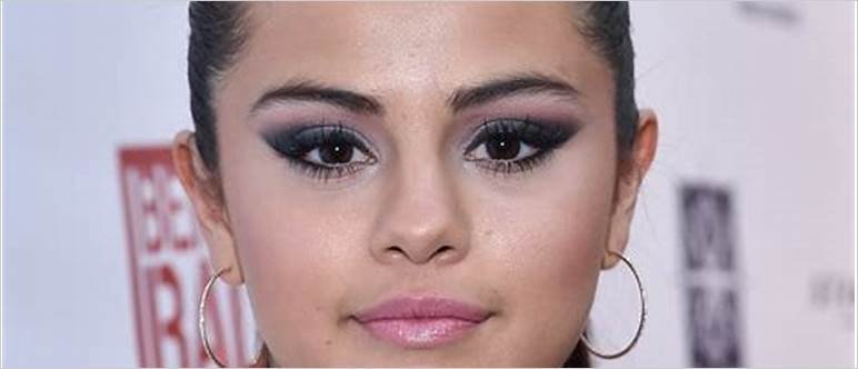 Selena gomez eyelashes